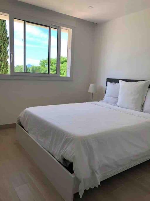 Studio In Tropez, Swimming Pool And Parking Appartamento